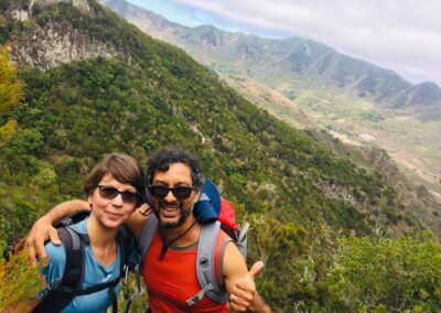 Guía de montaña Sergio Flores y su mujer Karin en la excursión en grupo El fascinante Valle del Palmar